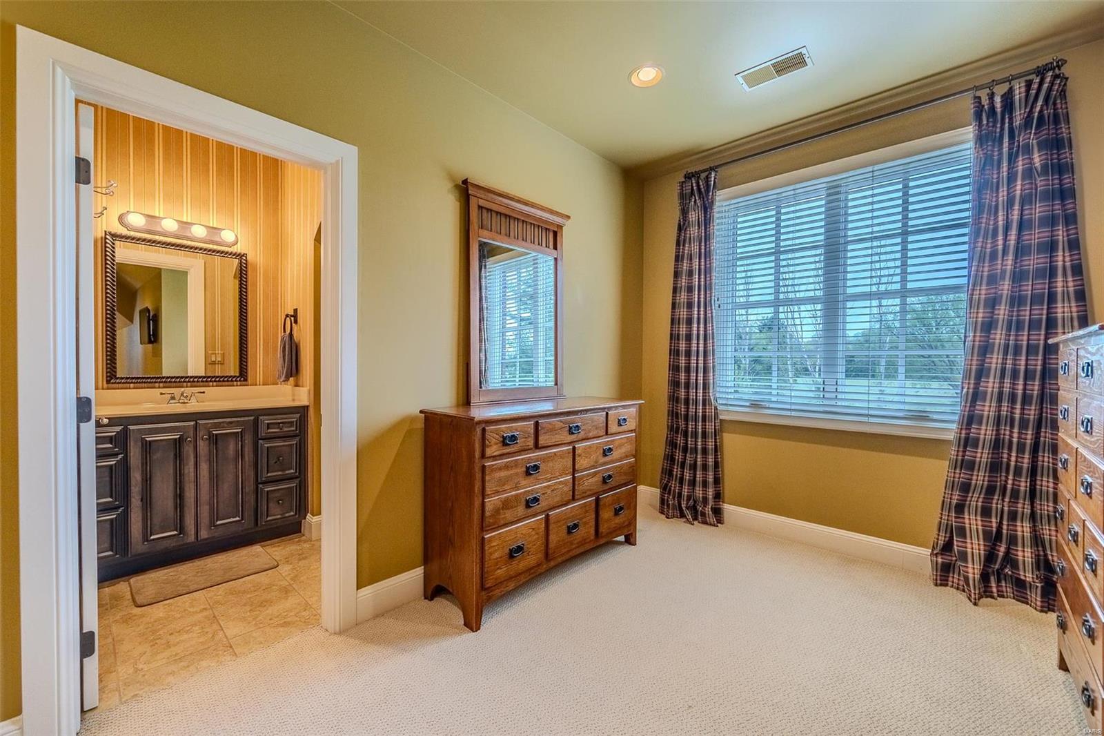 Colonial Park - Residential