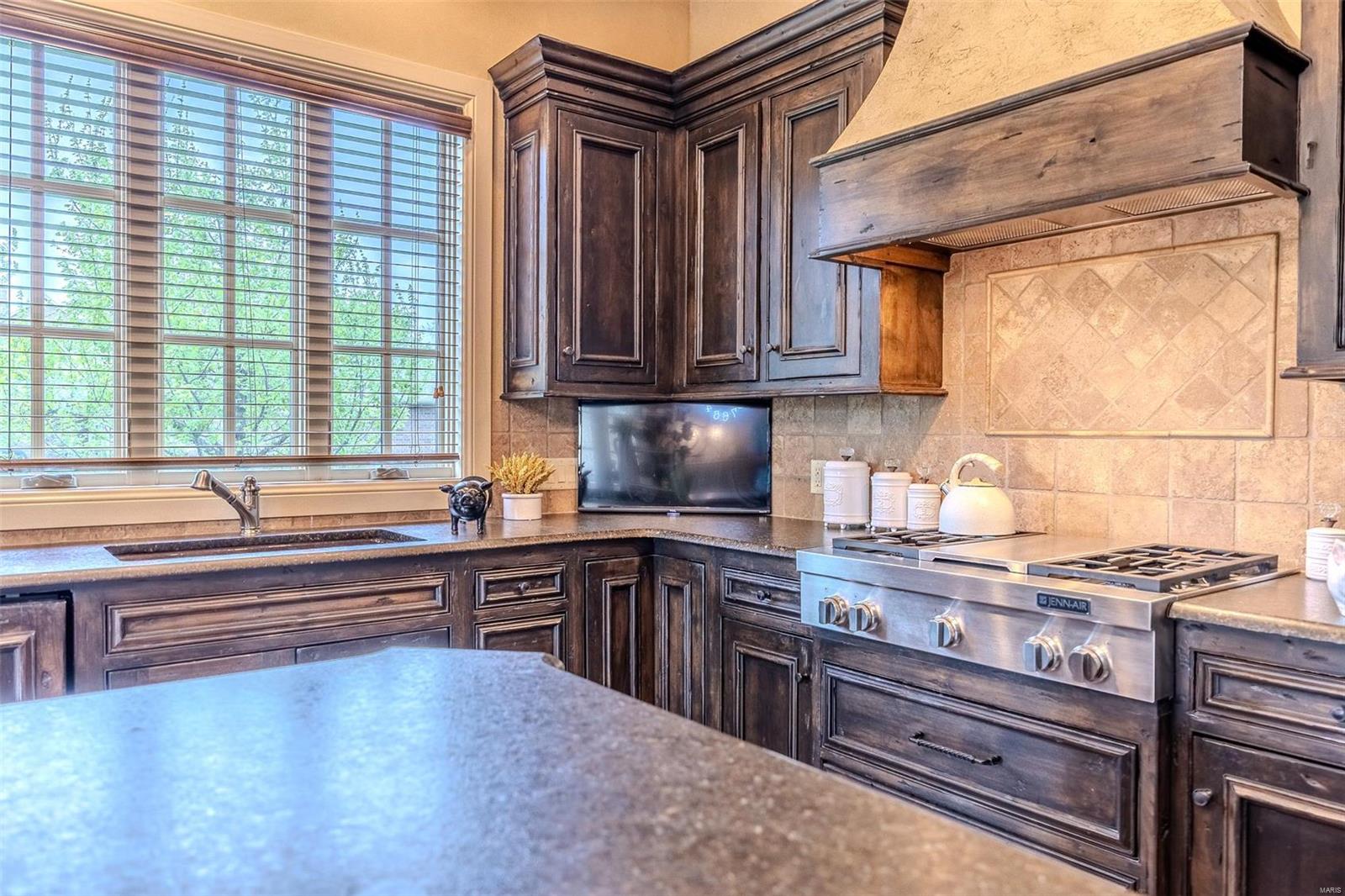 Colonial Park - Residential