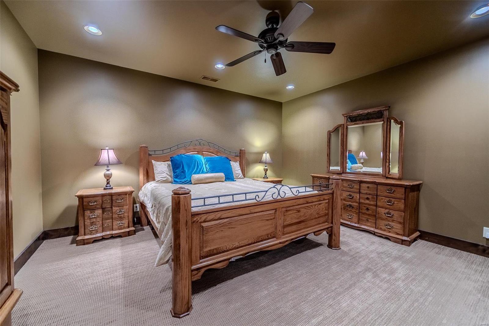 Colonial Park - Residential