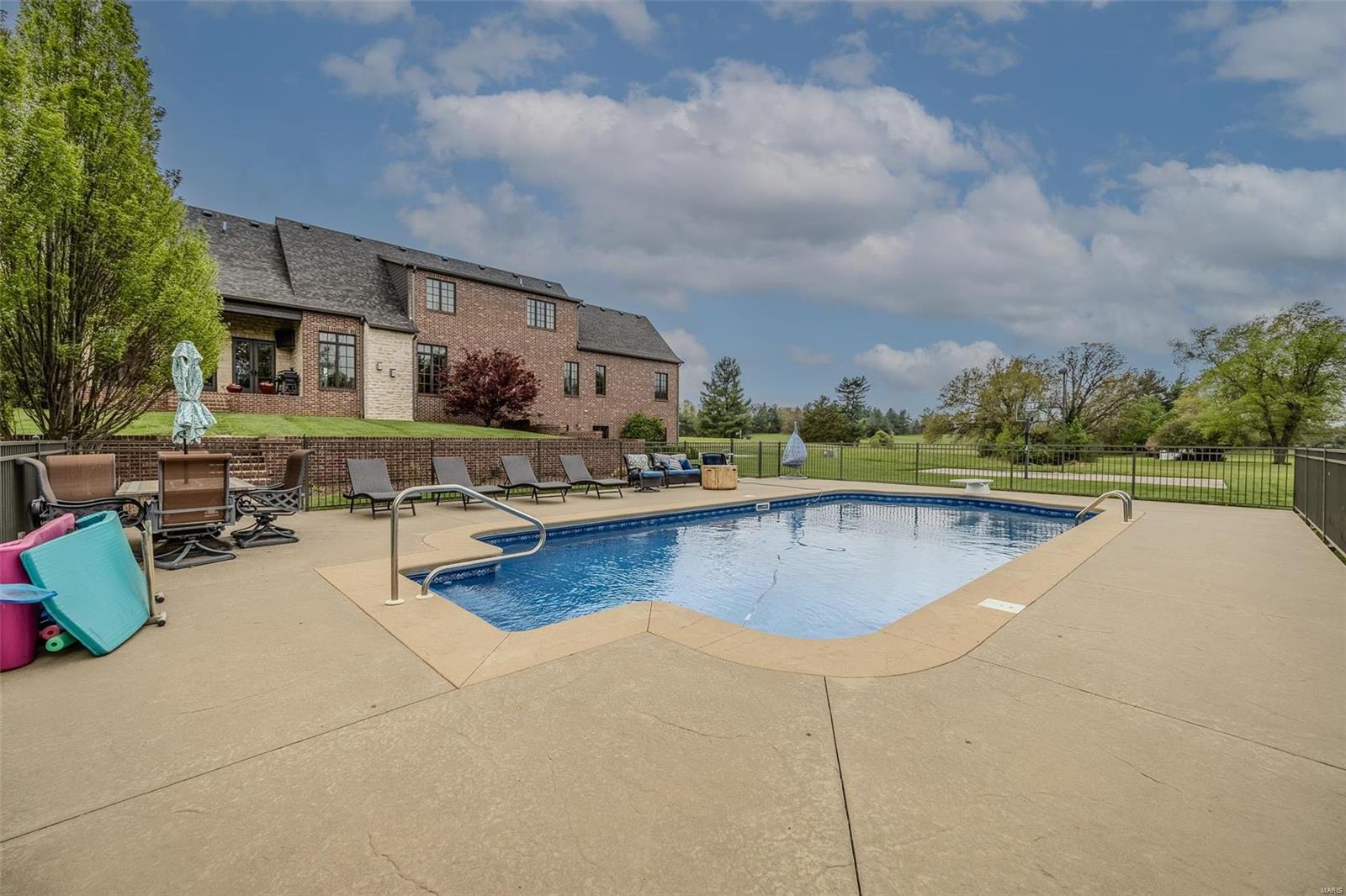 Colonial Park - Residential