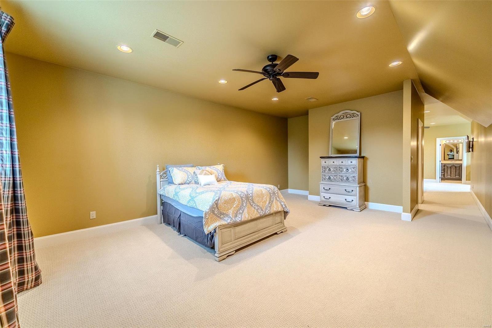 Colonial Park - Residential