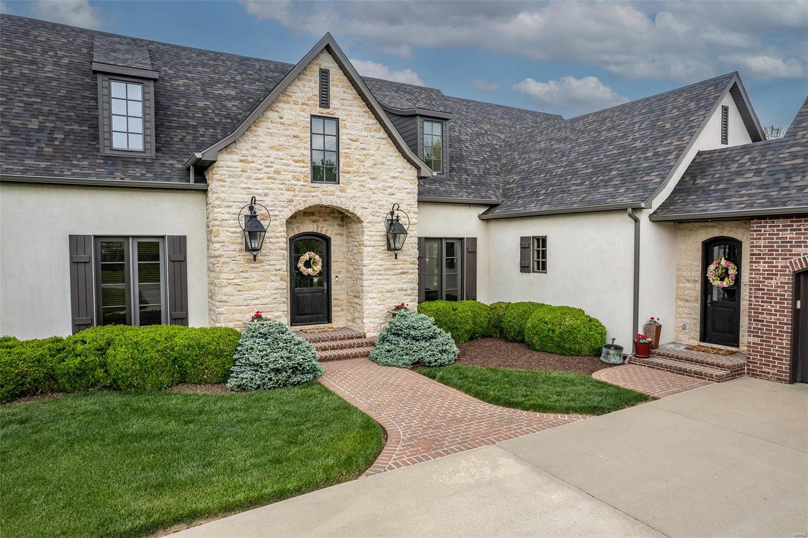 Colonial Park - Residential