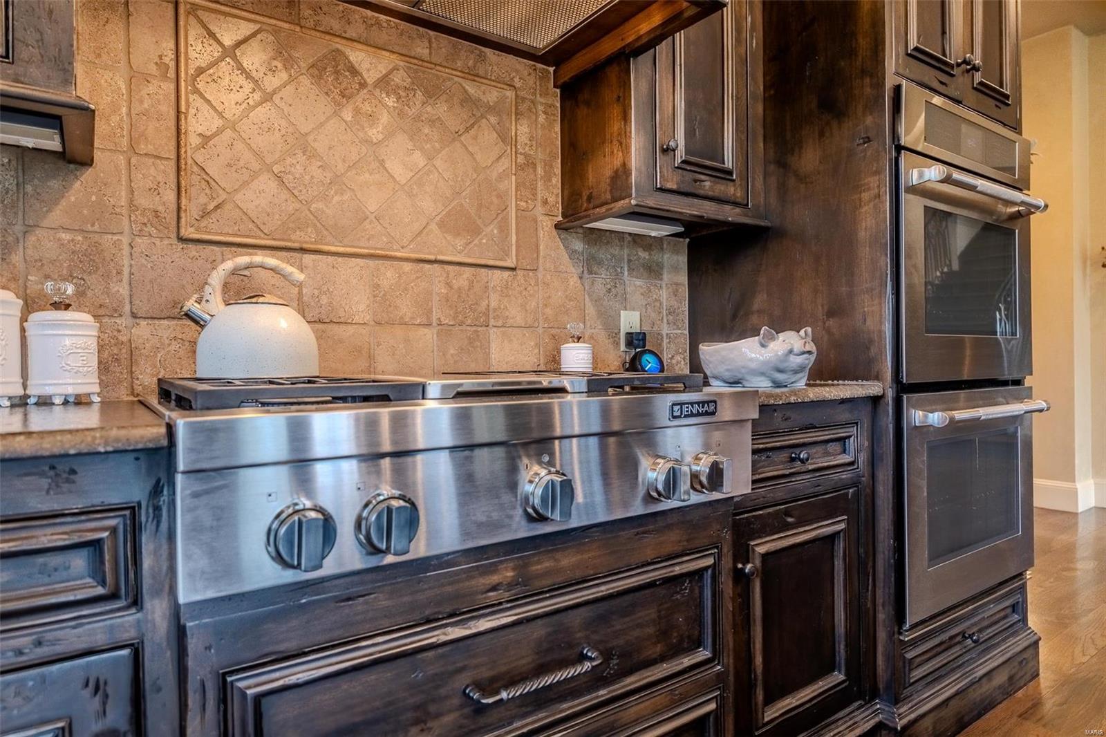 Colonial Park - Residential