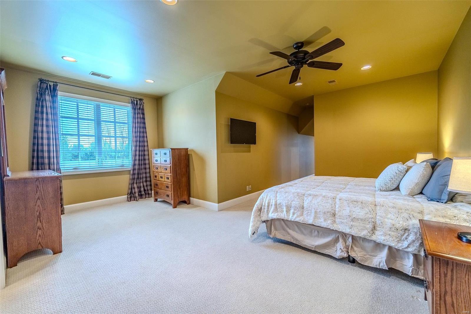 Colonial Park - Residential