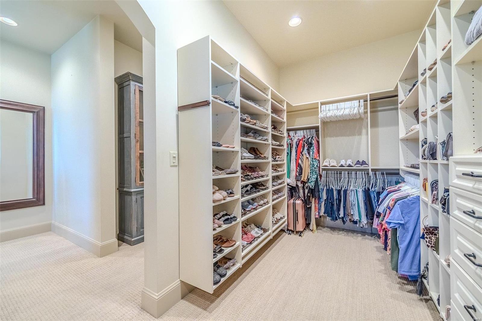 Colonial Park - Residential