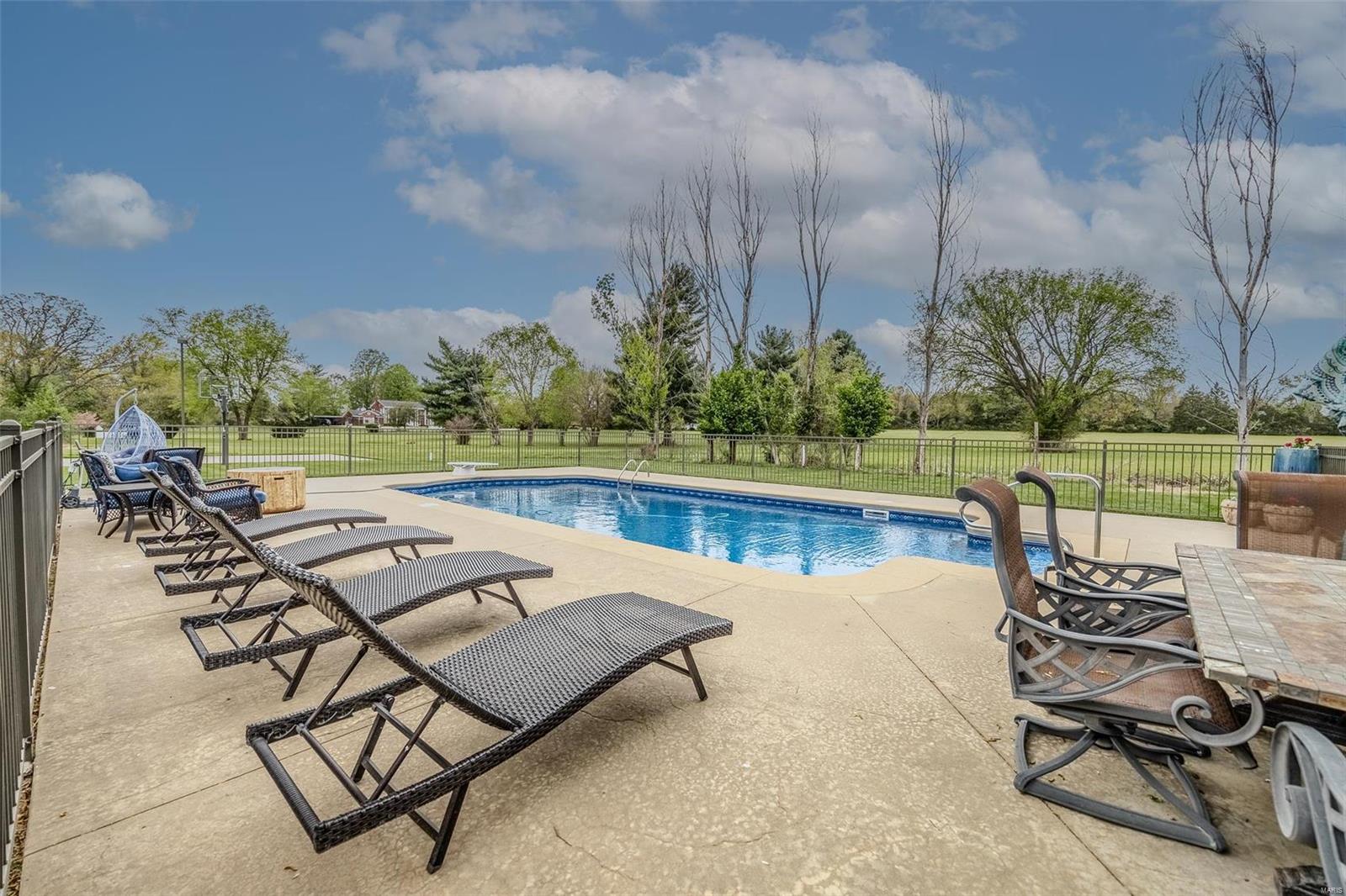 Colonial Park - Residential