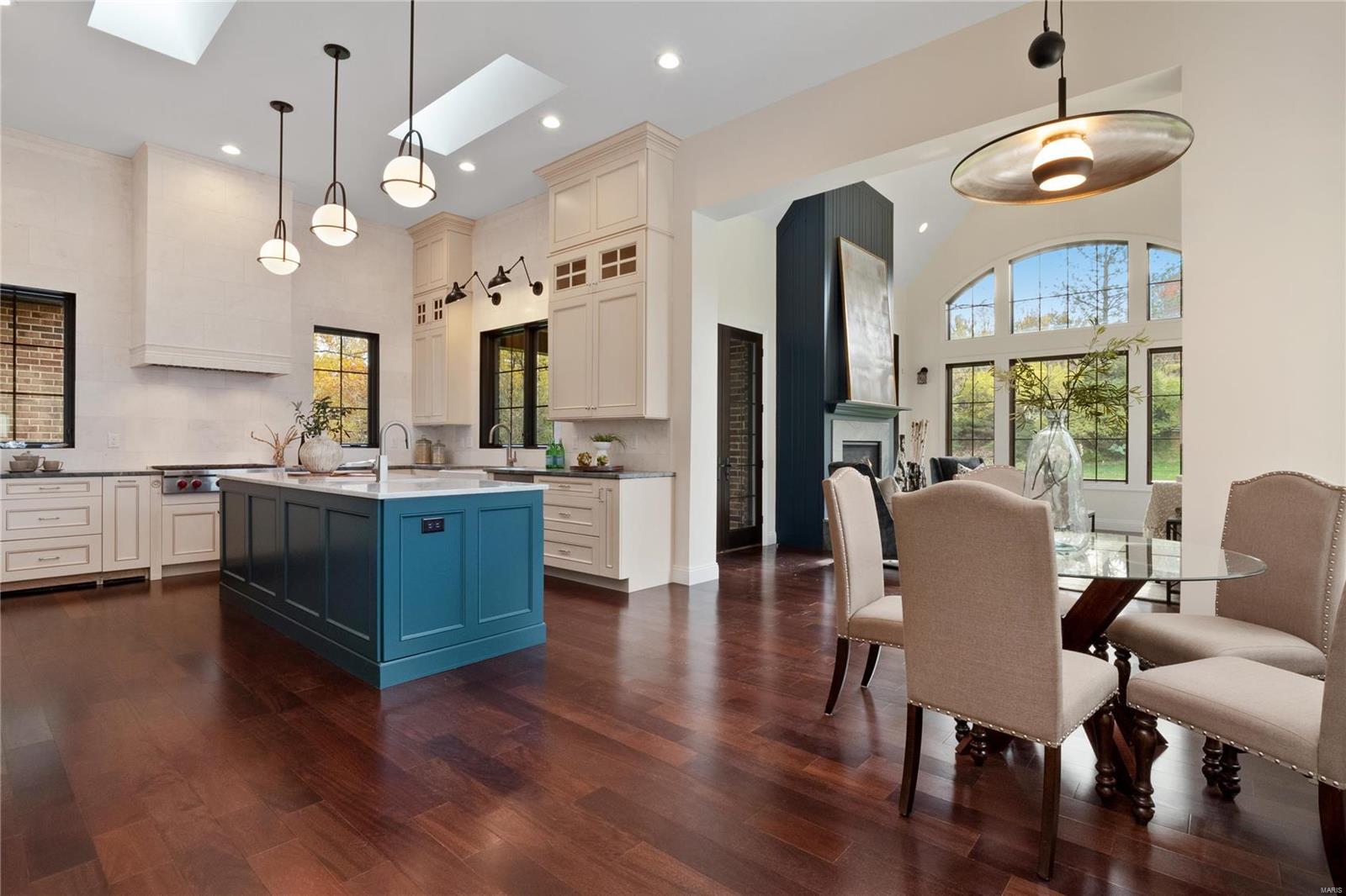 Williamsburg 3 - Residential