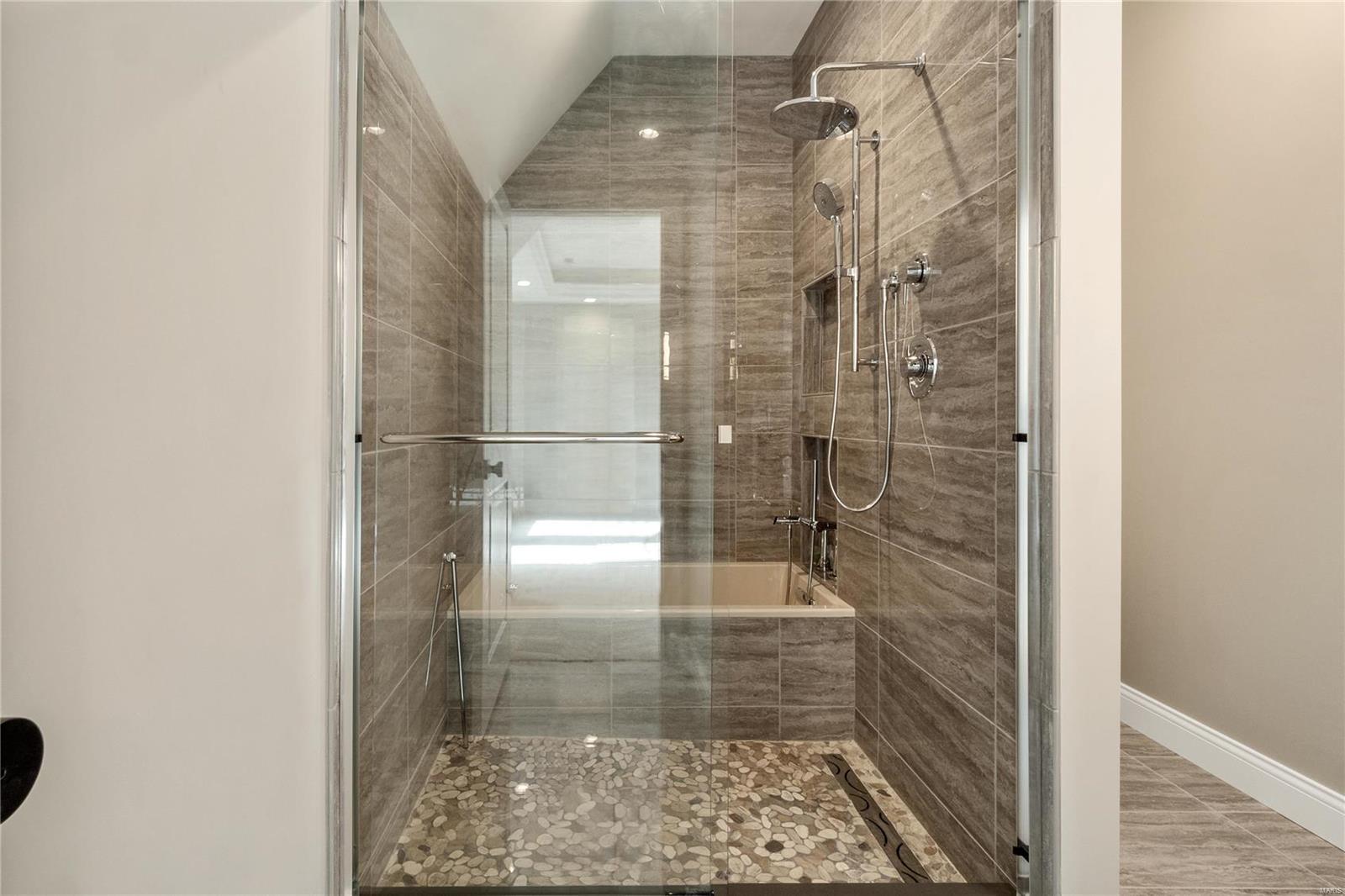 Williamsburg 3 - Residential