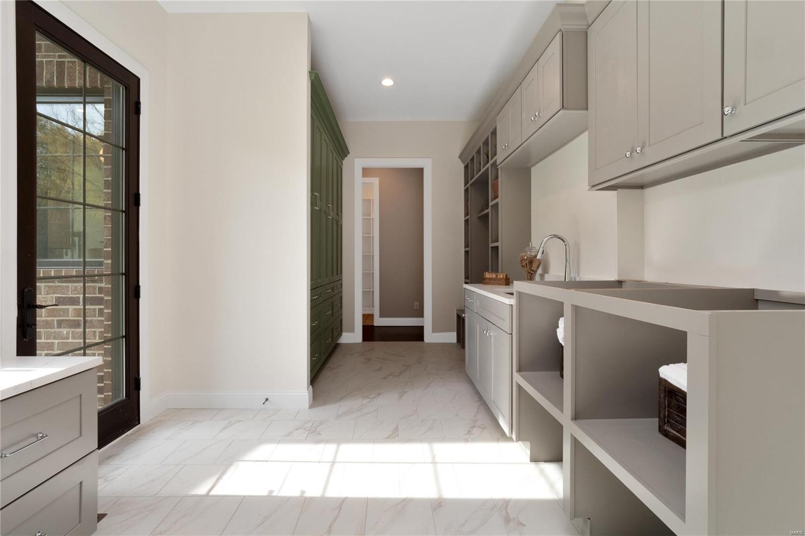 Williamsburg 3 - Residential