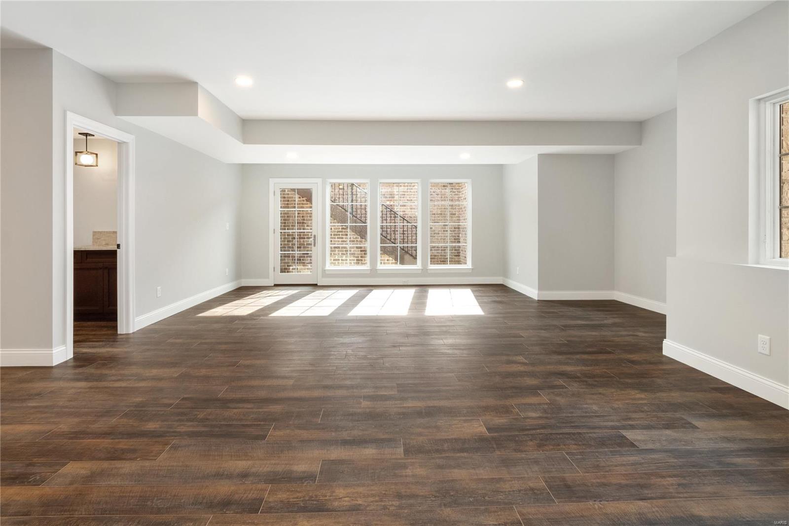 Williamsburg 3 - Residential