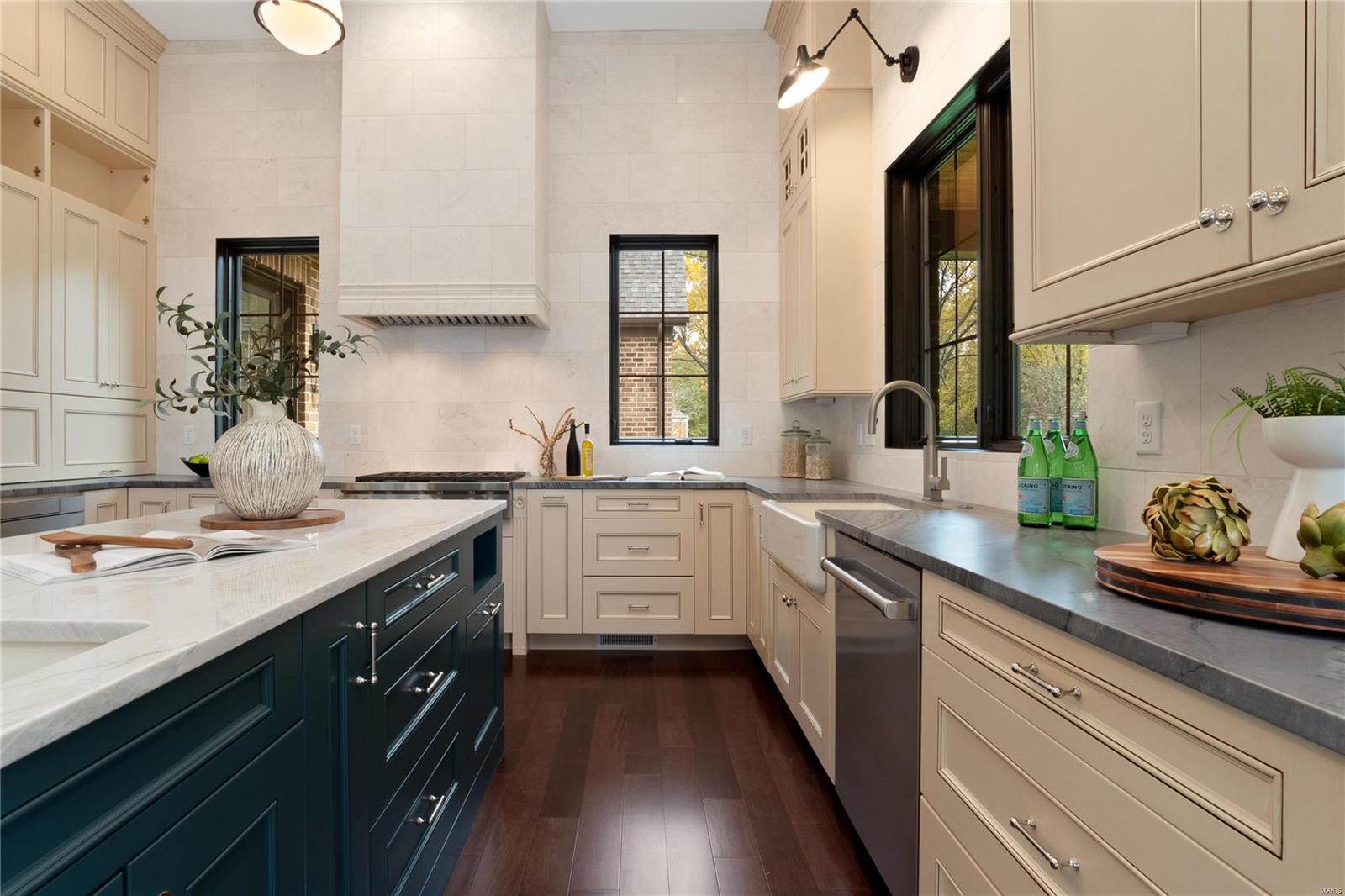 Williamsburg 3 - Residential