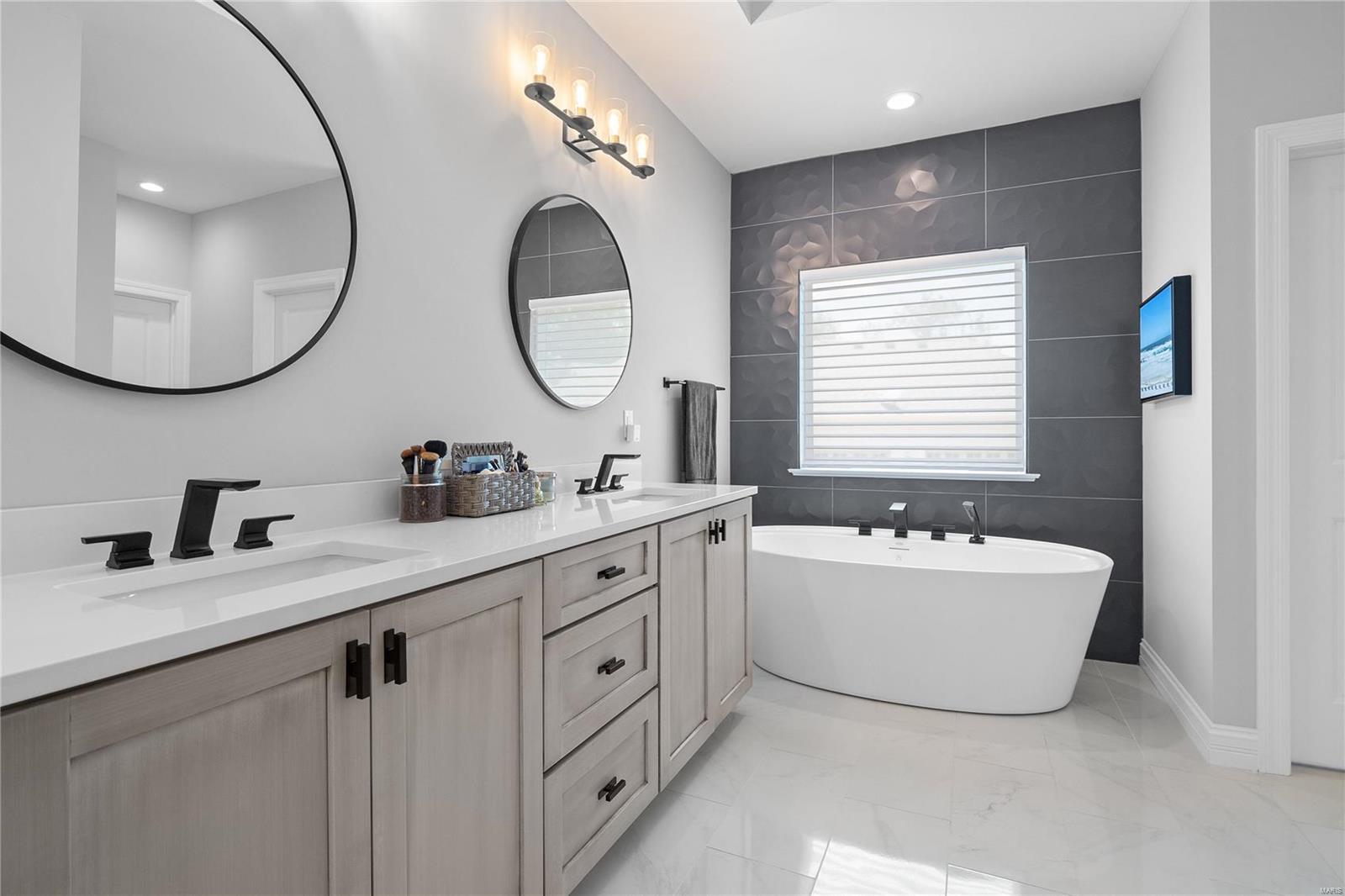 Whitmoor M7 - Residential