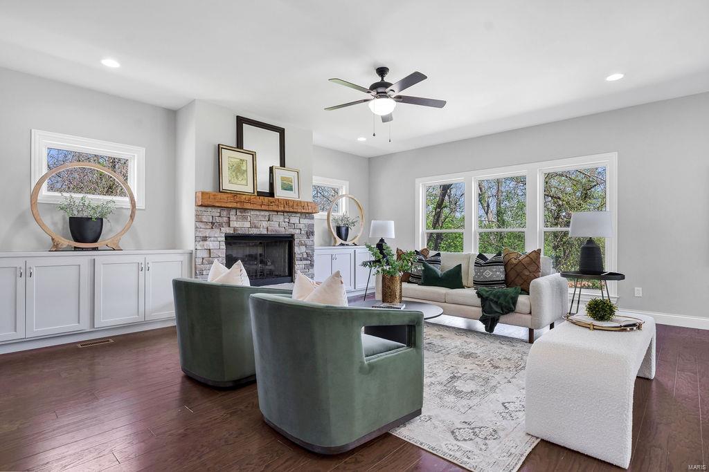 125 W Thornton Avenue