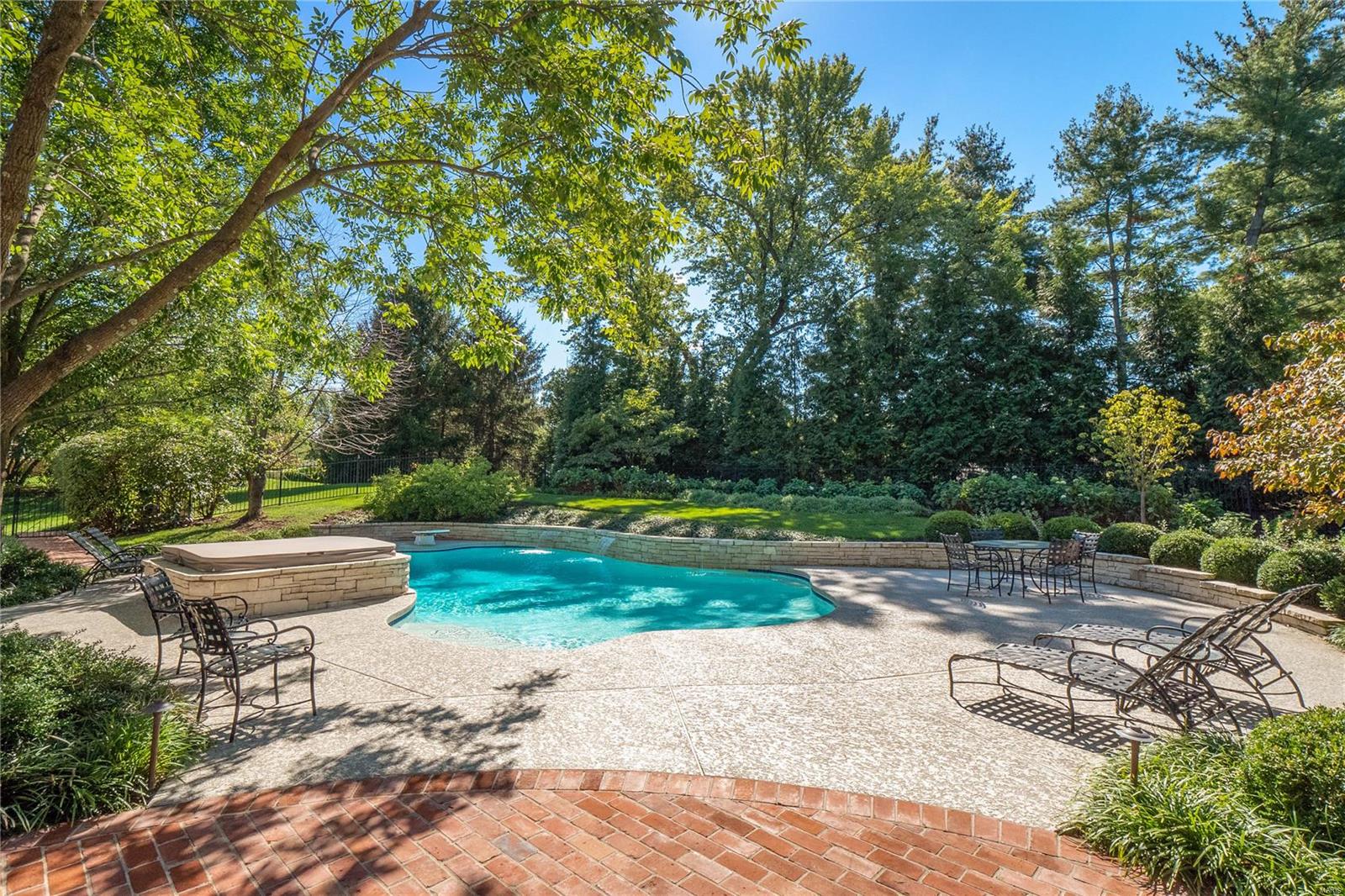 Steeplechase Court - Residential