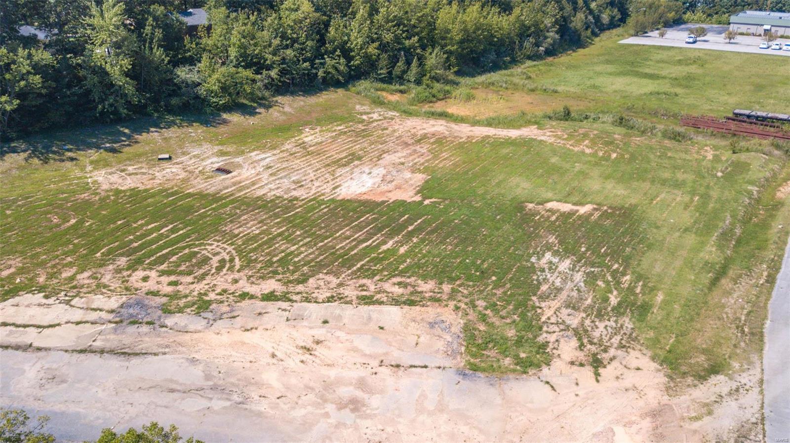 NON SUBDIVISION - Land