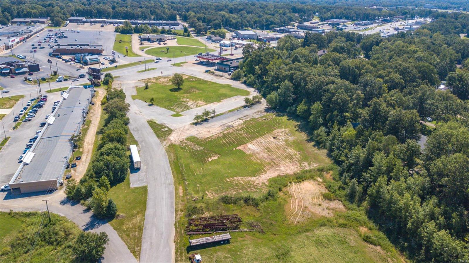 NON SUBDIVISION - Land