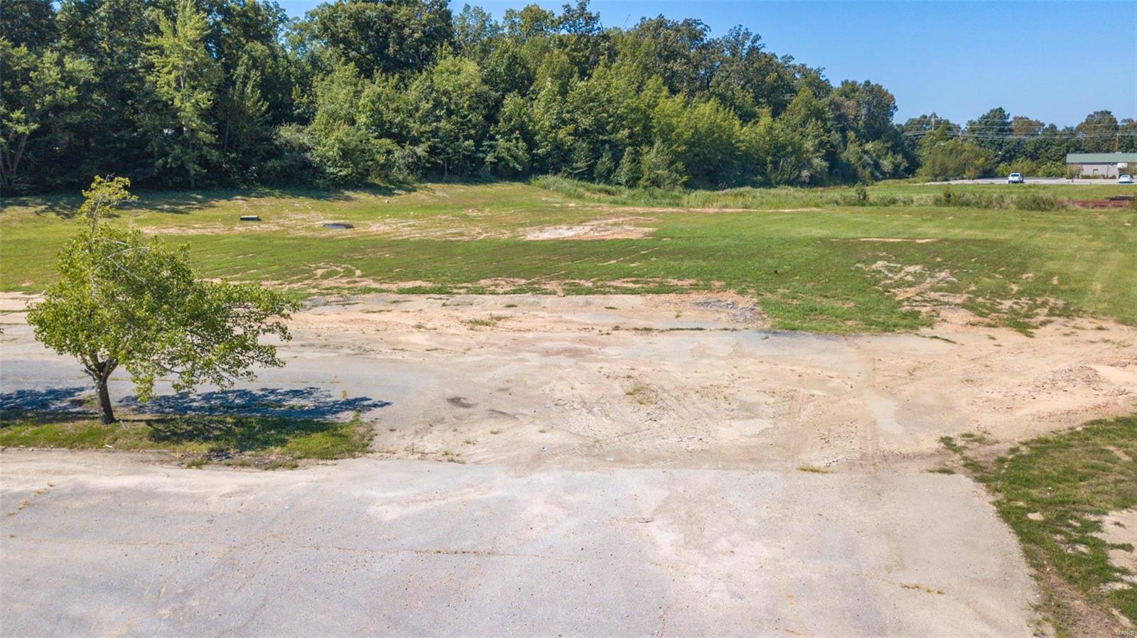 NON SUBDIVISION - Land