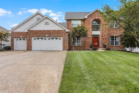 Photo of 1705 Ivy Chase Court, Fenton, MO 63026 (MLS # 24052792)