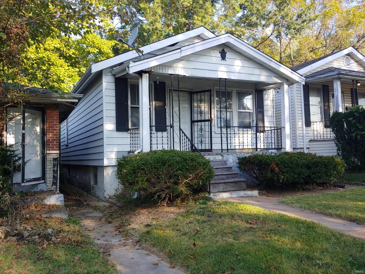 West Walnut Manor - Residential