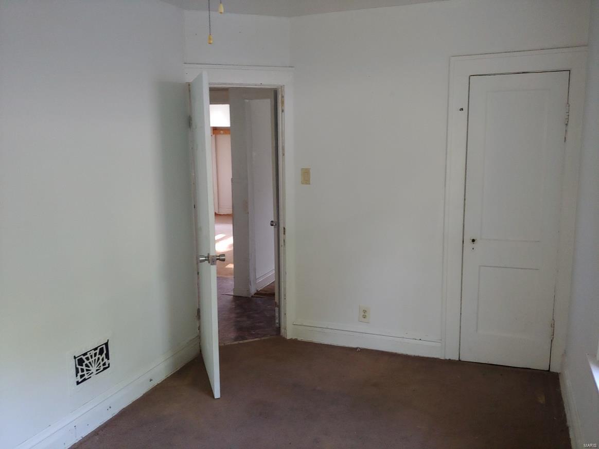 West Walnut Manor - Residential