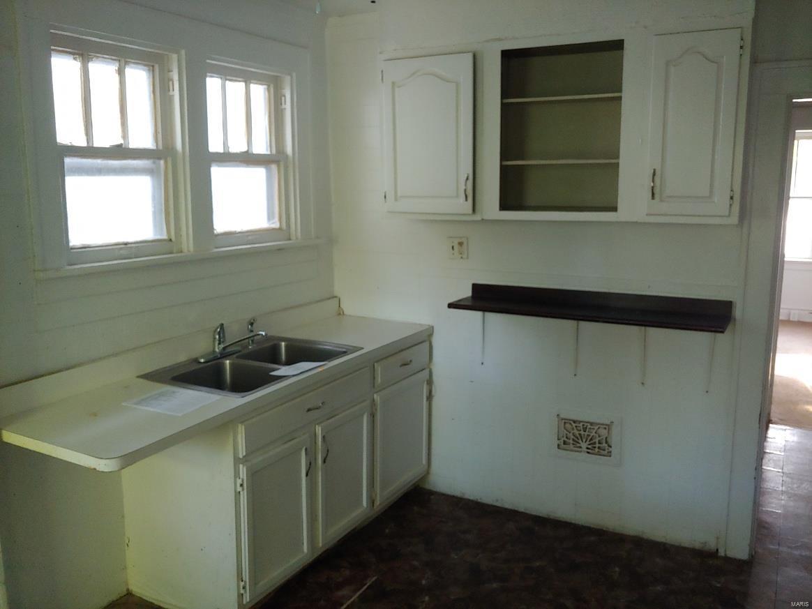 West Walnut Manor - Residential