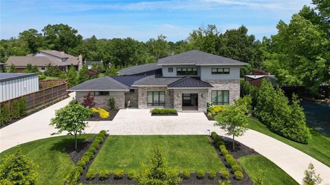 Photo of 9147 Clayton Road, Ladue, MO 63124 (MLS # 24041603)