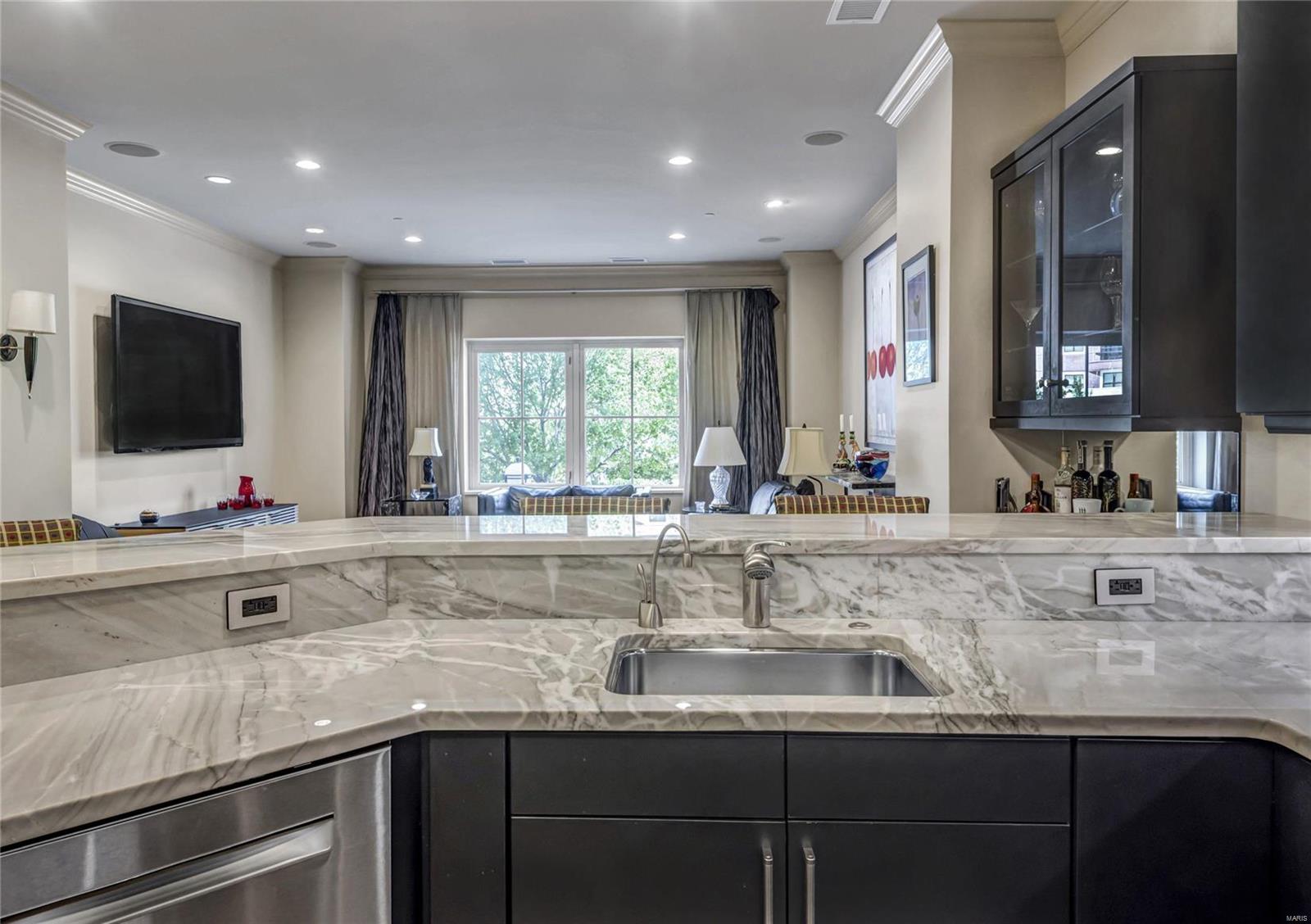 Plaza In Clayton A Condo The - Residential