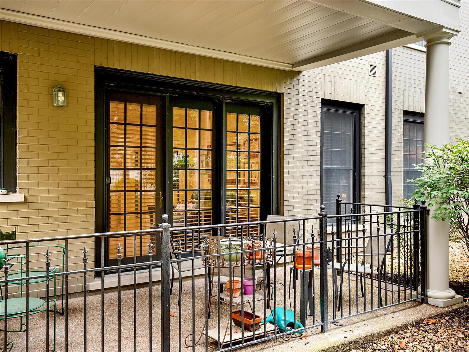 Shaw Place Condo - Residential