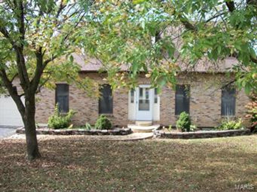 WALK IN THE FRONT DOOR TO THIS 1.5 STORY HOME WITH SO MUCH CHARM. THERE IS A 2-CAR GARAGE THAT WALKS INTO A LARGE KITCHEN AND FAMILY ROOM. THERE ARE 3 BEDROOMS, A FORMAL LIVING AND DINING ROOM.  THE WALK-OUT BASEMENT BOAST A KITCHEN, FULL BATH, LIVING AND REC AREA ALONG WITH A FIREPLACE TO WARM THOSE COOL NIGHTS.  THE BACK YARD IS SO BIG YOU COULD HOST A BIG PARTY OR A BASEBALL TEAM.  THIS IS A VERY NEW HOME AND MOVE-IN READY. SpecialListingConditions: Foreclosure