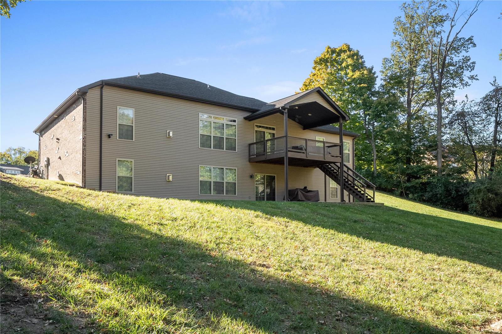 Maryville, Illinois 62062, United States, 4 Bedrooms Bedrooms, ,4 BathroomsBathrooms,Residential,Pending,30976