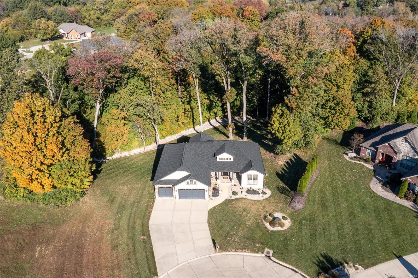 Maryville, Illinois 62062, United States, 4 Bedrooms Bedrooms, ,4 BathroomsBathrooms,Residential,Pending,30976