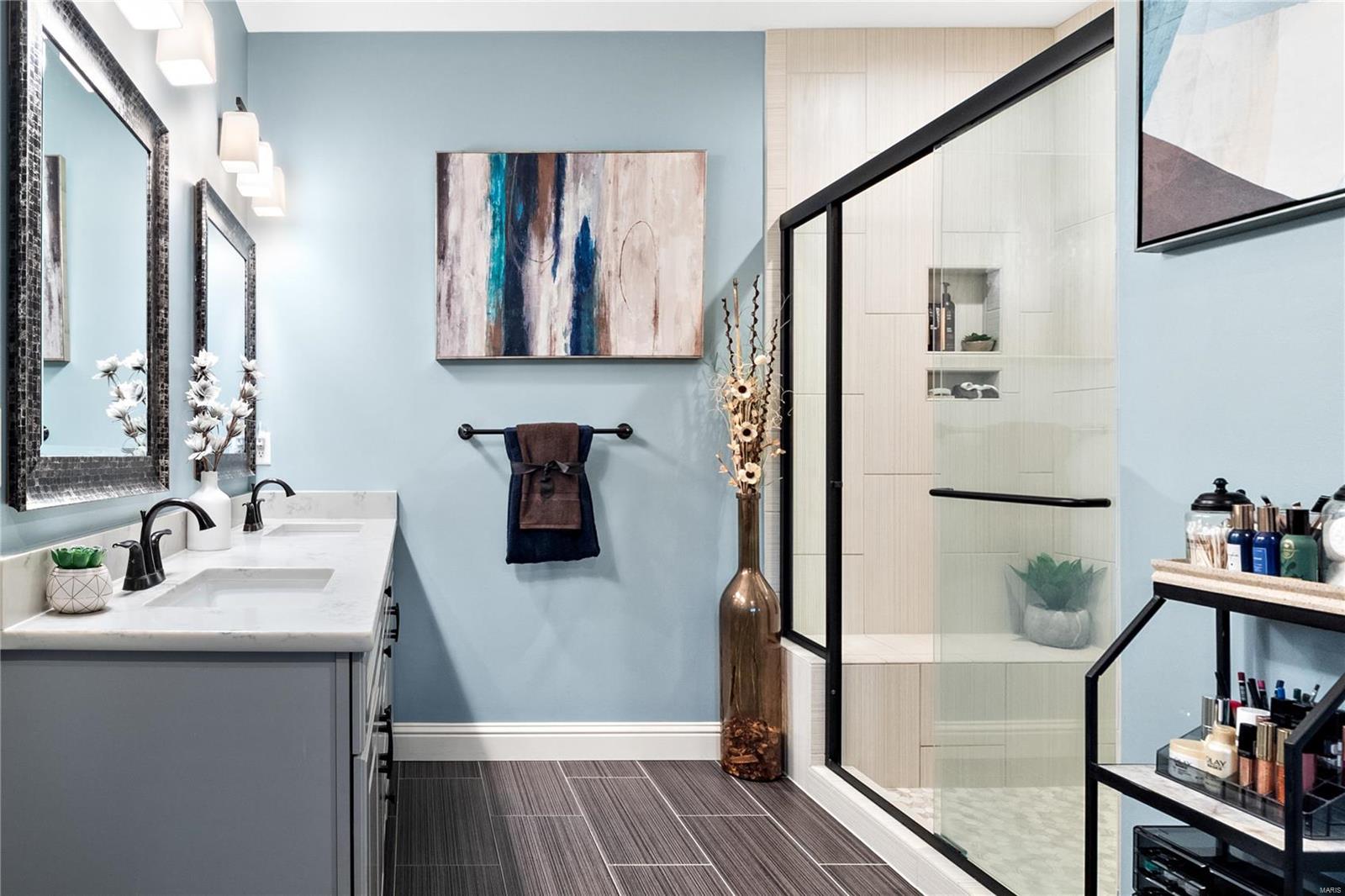 Maryville, Illinois 62062, United States, 4 Bedrooms Bedrooms, ,4 BathroomsBathrooms,Residential,Pending,30976