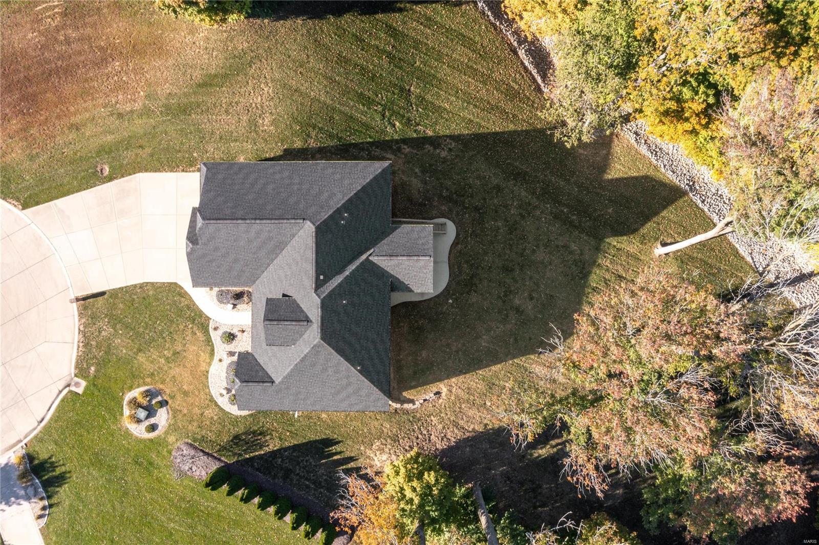 Maryville, Illinois 62062, United States, 4 Bedrooms Bedrooms, ,4 BathroomsBathrooms,Residential,Pending,30976