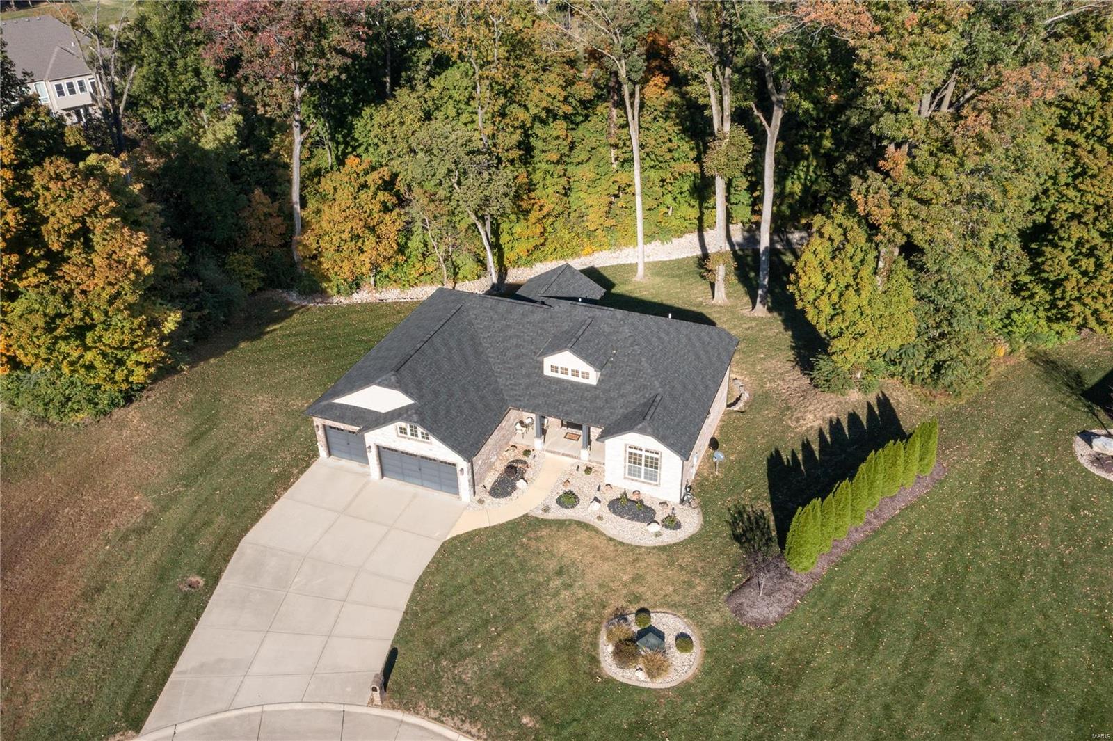 Maryville, Illinois 62062, United States, 4 Bedrooms Bedrooms, ,4 BathroomsBathrooms,Residential,Pending,30976