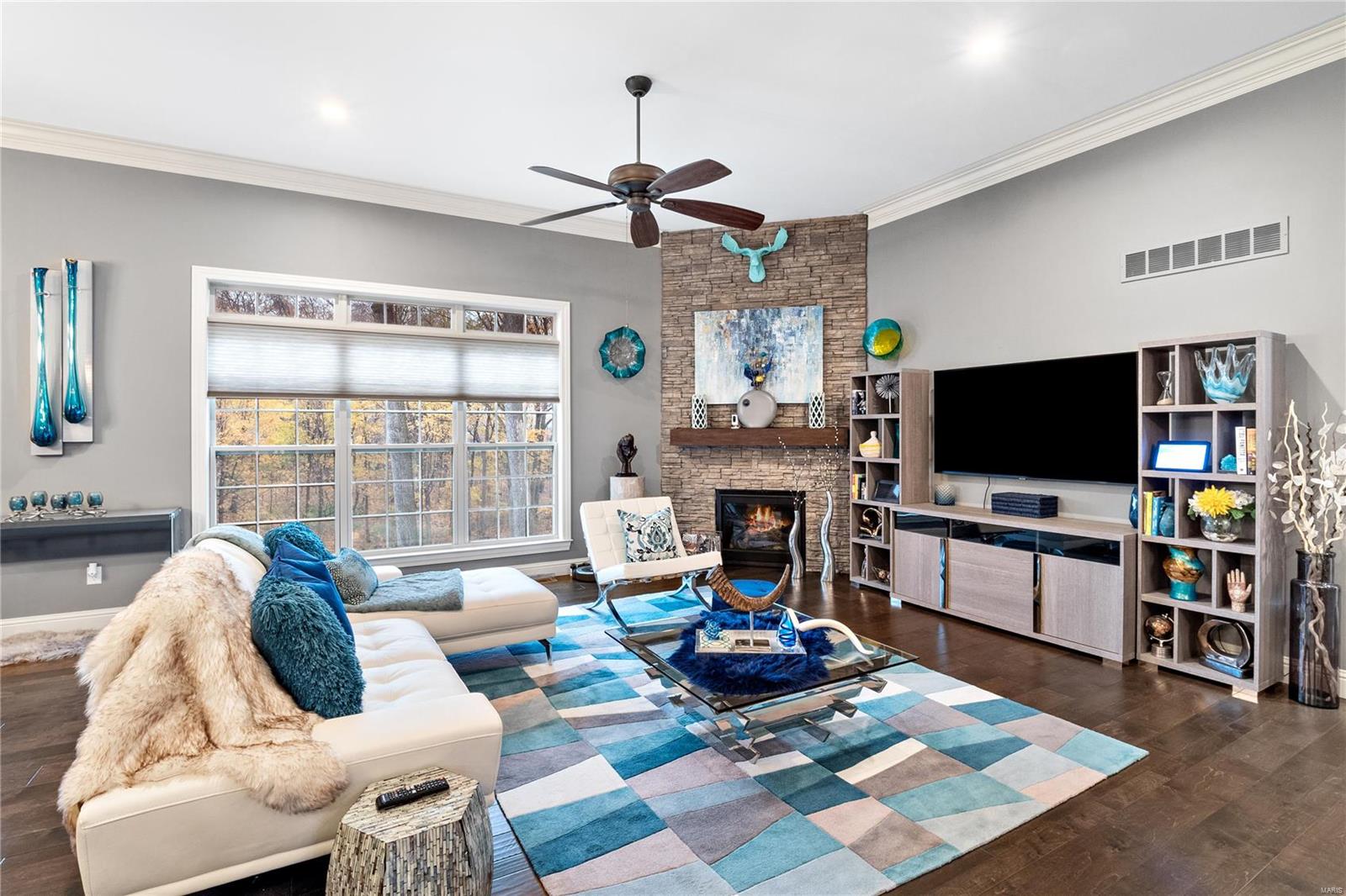 Maryville, Illinois 62062, United States, 4 Bedrooms Bedrooms, ,4 BathroomsBathrooms,Residential,Pending,30976