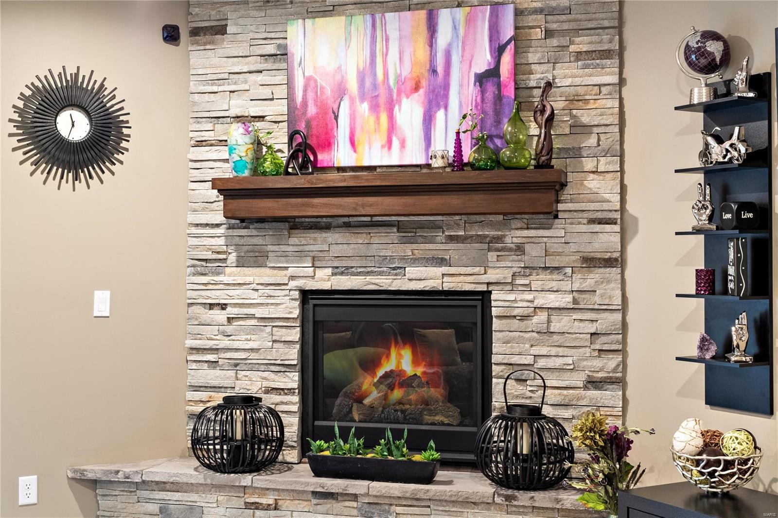 Maryville, Illinois 62062, United States, 4 Bedrooms Bedrooms, ,4 BathroomsBathrooms,Residential,Pending,30976