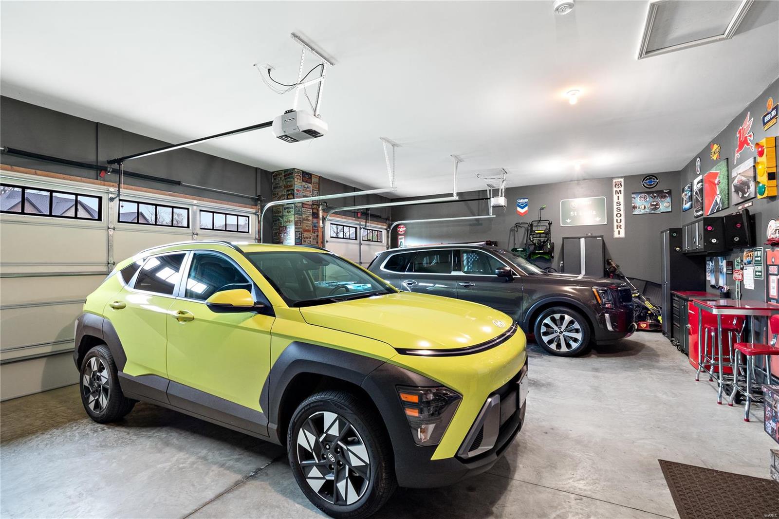 Maryville, Illinois 62062, United States, 4 Bedrooms Bedrooms, ,4 BathroomsBathrooms,Residential,Pending,30976