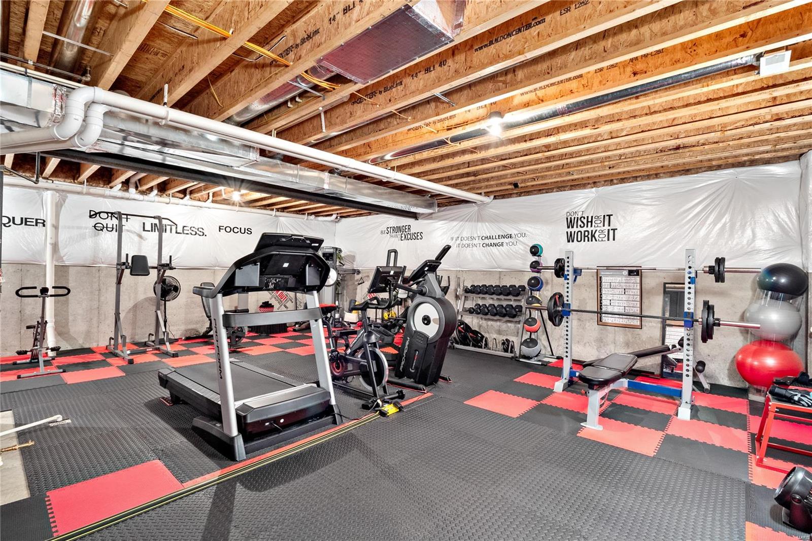 Maryville, Illinois 62062, United States, 4 Bedrooms Bedrooms, ,4 BathroomsBathrooms,Residential,Pending,30976