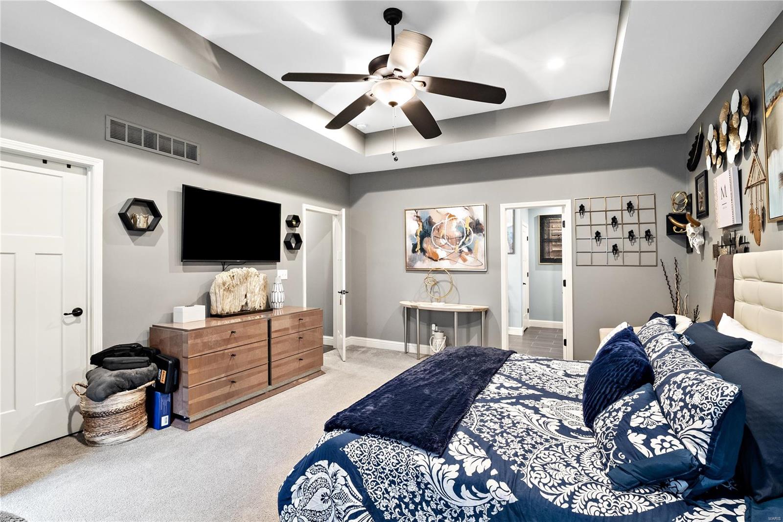 Maryville, Illinois 62062, United States, 4 Bedrooms Bedrooms, ,4 BathroomsBathrooms,Residential,Pending,30976