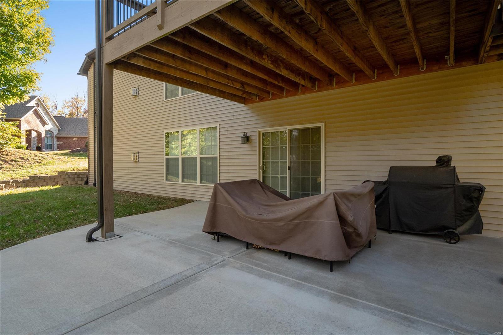 Maryville, Illinois 62062, United States, 4 Bedrooms Bedrooms, ,4 BathroomsBathrooms,Residential,Pending,30976