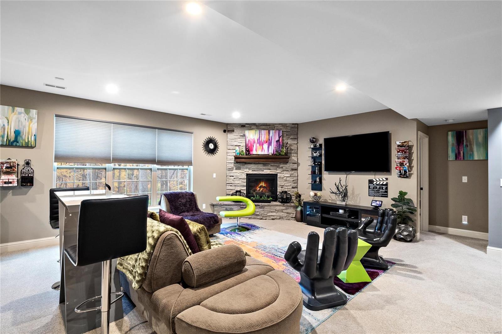 Maryville, Illinois 62062, United States, 4 Bedrooms Bedrooms, ,4 BathroomsBathrooms,Residential,Pending,30976