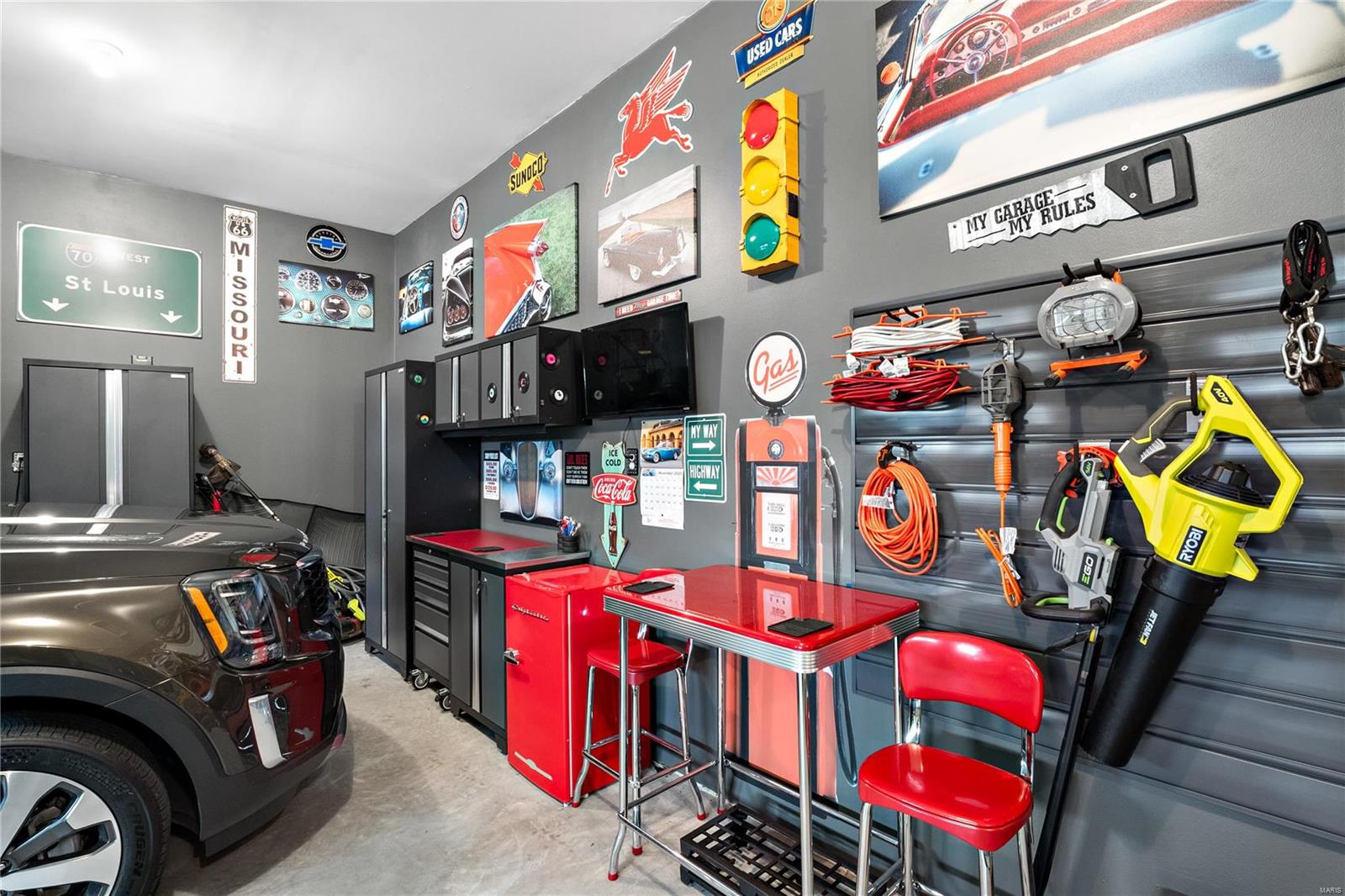 Maryville, Illinois 62062, United States, 4 Bedrooms Bedrooms, ,4 BathroomsBathrooms,Residential,Pending,30976