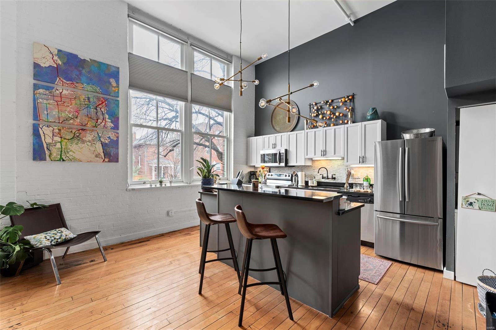 4242 Laclede Avenue 103