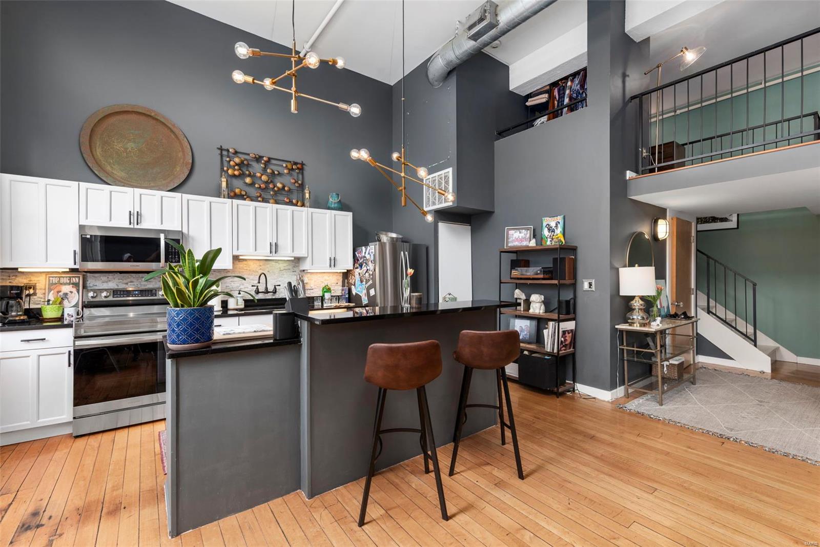 4242 Laclede Avenue 103