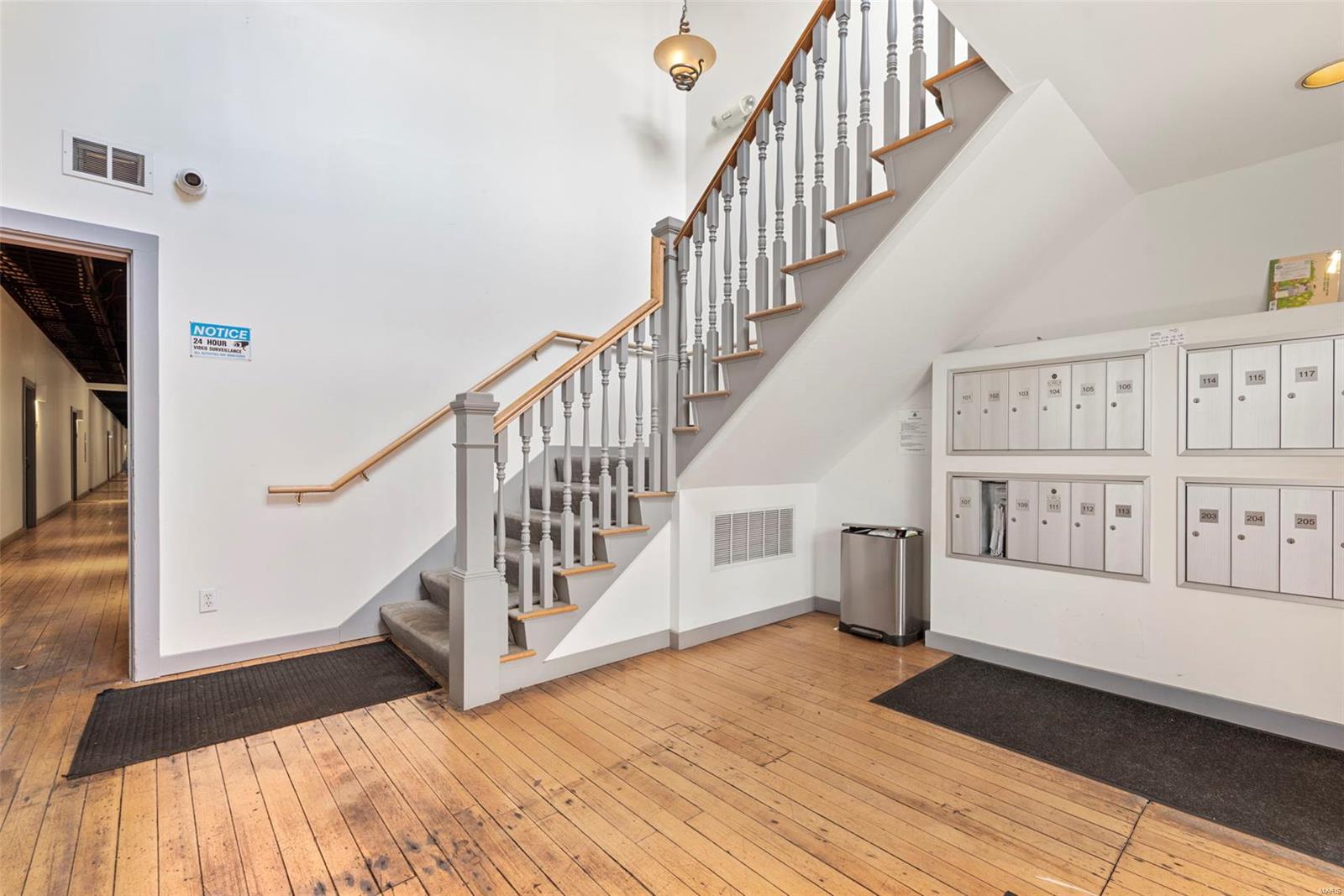 4242 Laclede Avenue 103