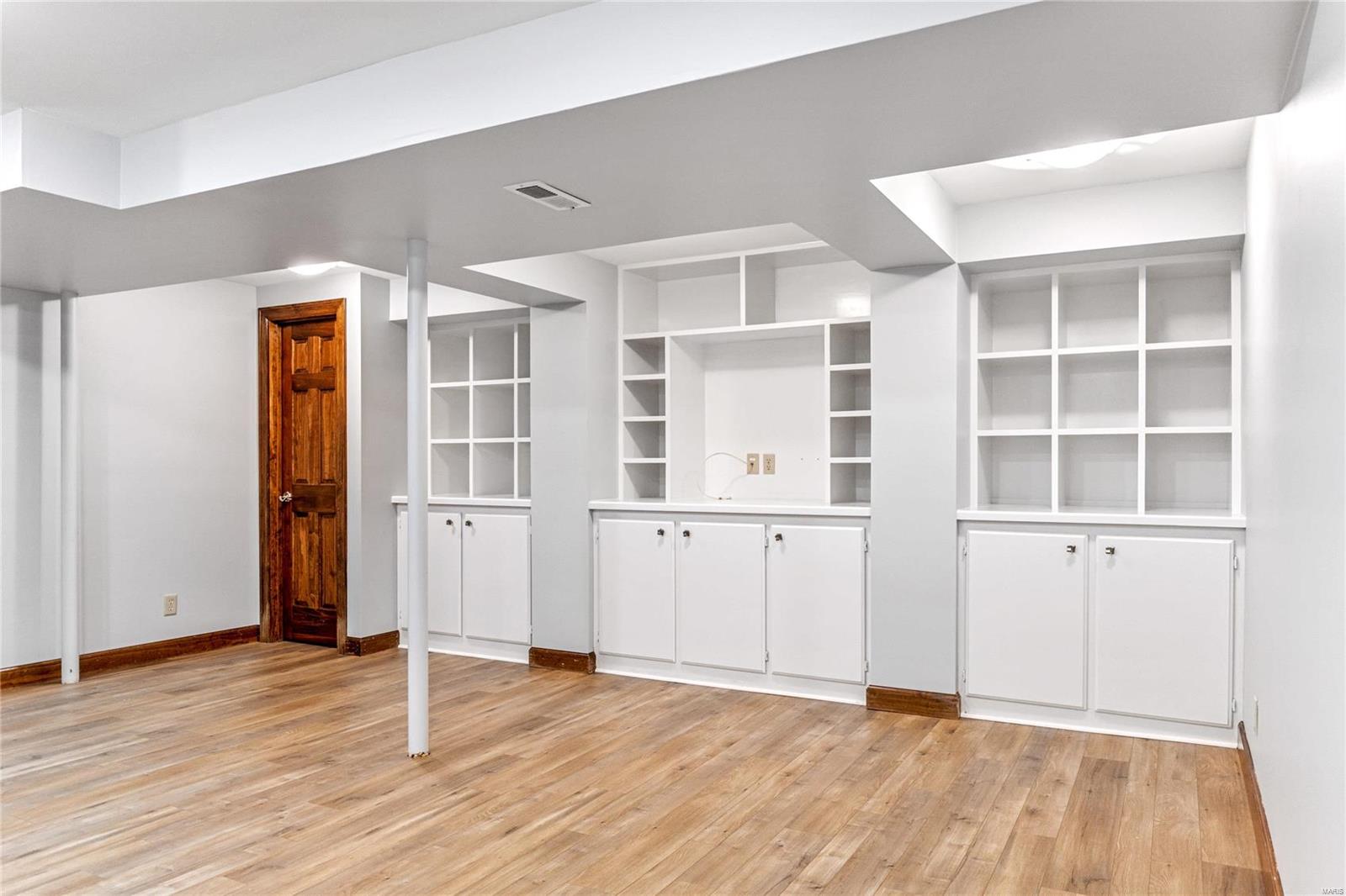 Village On Conway One The - Residential