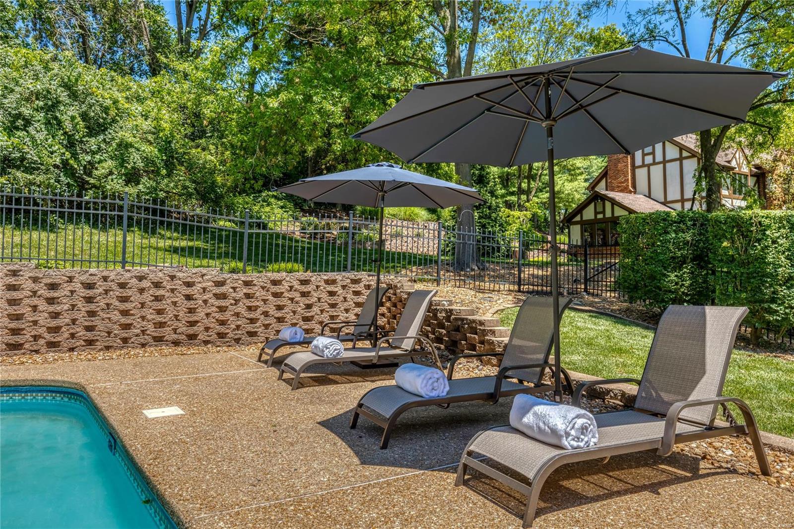 Village On Conway One The - Residential