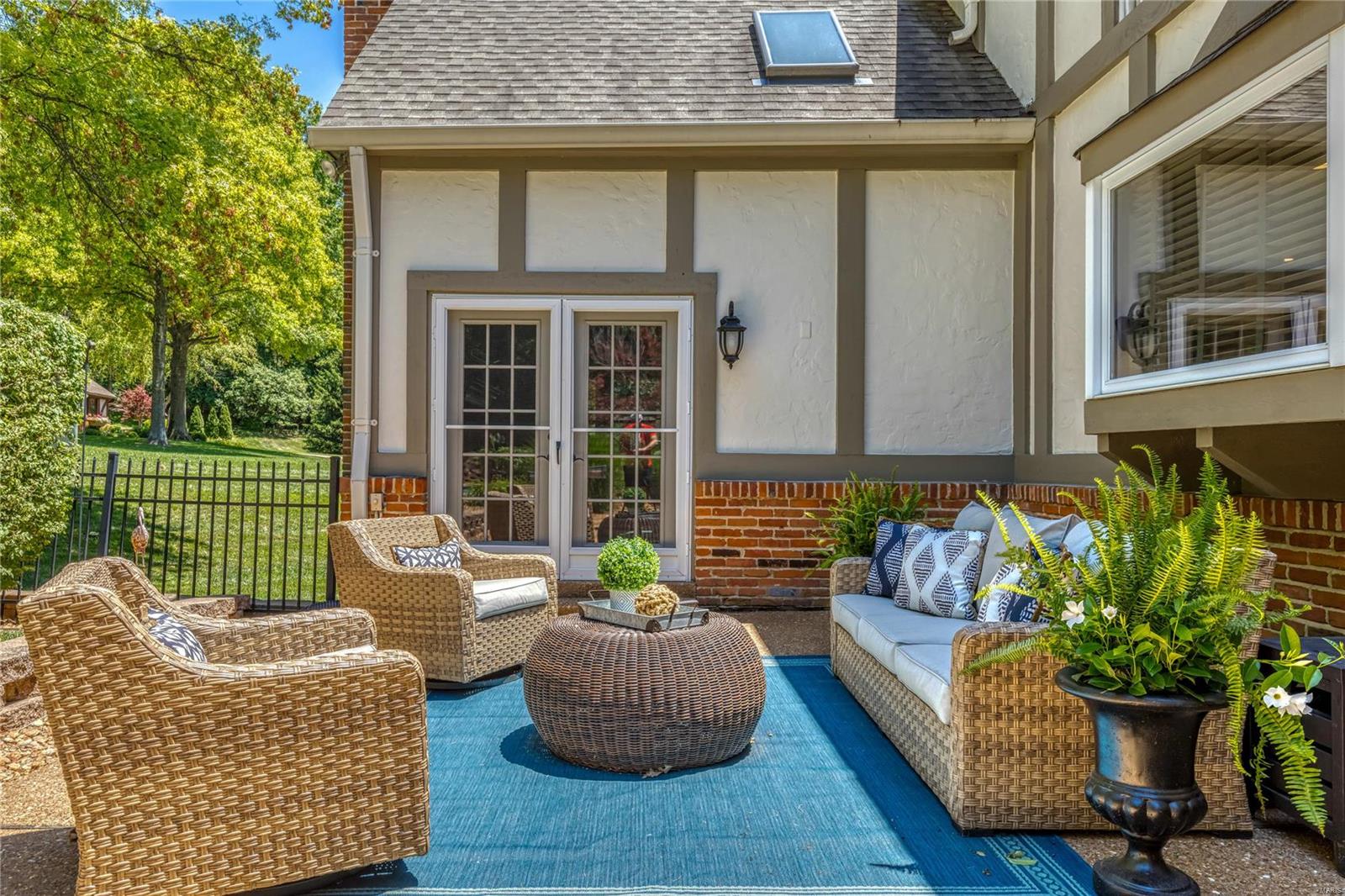 Village On Conway One The - Residential