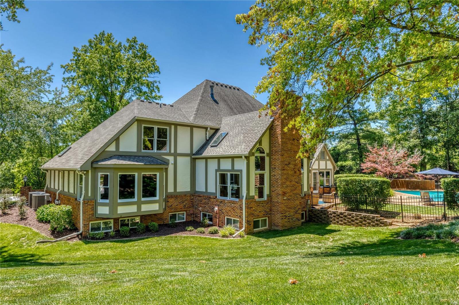 Village On Conway One The - Residential