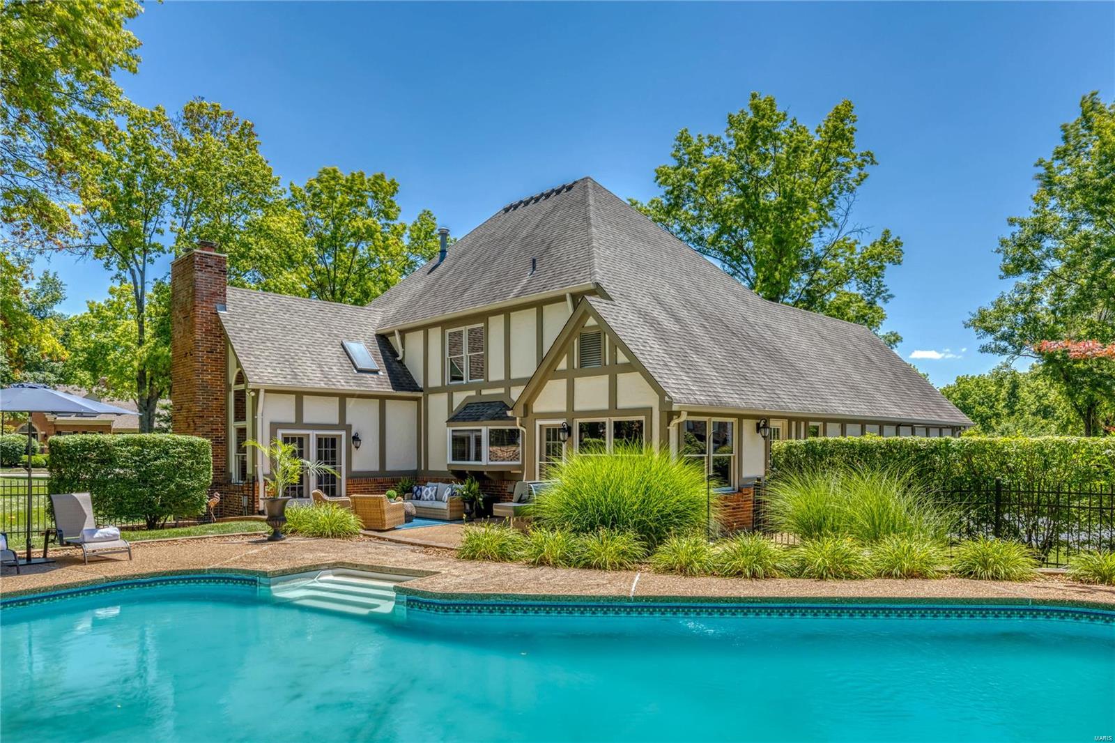 Village On Conway One The - Residential